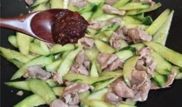 娱乐吃瓜酱星途报价,星途报价揭秘，明星身价大起底！